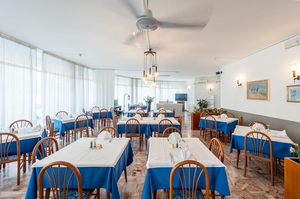 Hotel Helvetia Градо Екстер'єр фото